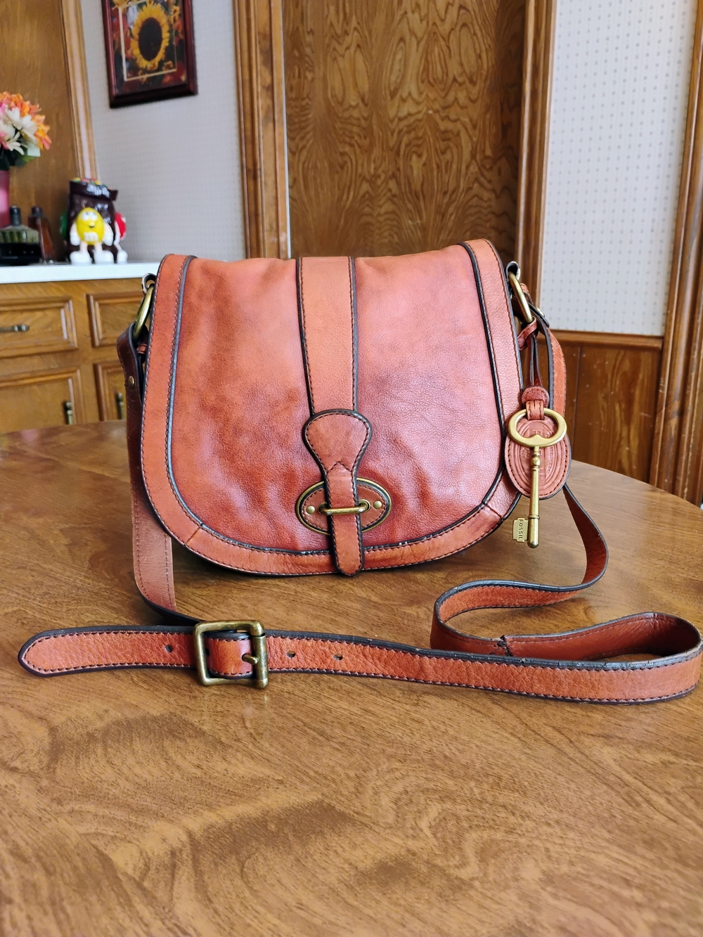 Fossil "Emery" Vintage Cognac Leather Messenger Flap / Saddlebag Purse Key Tag